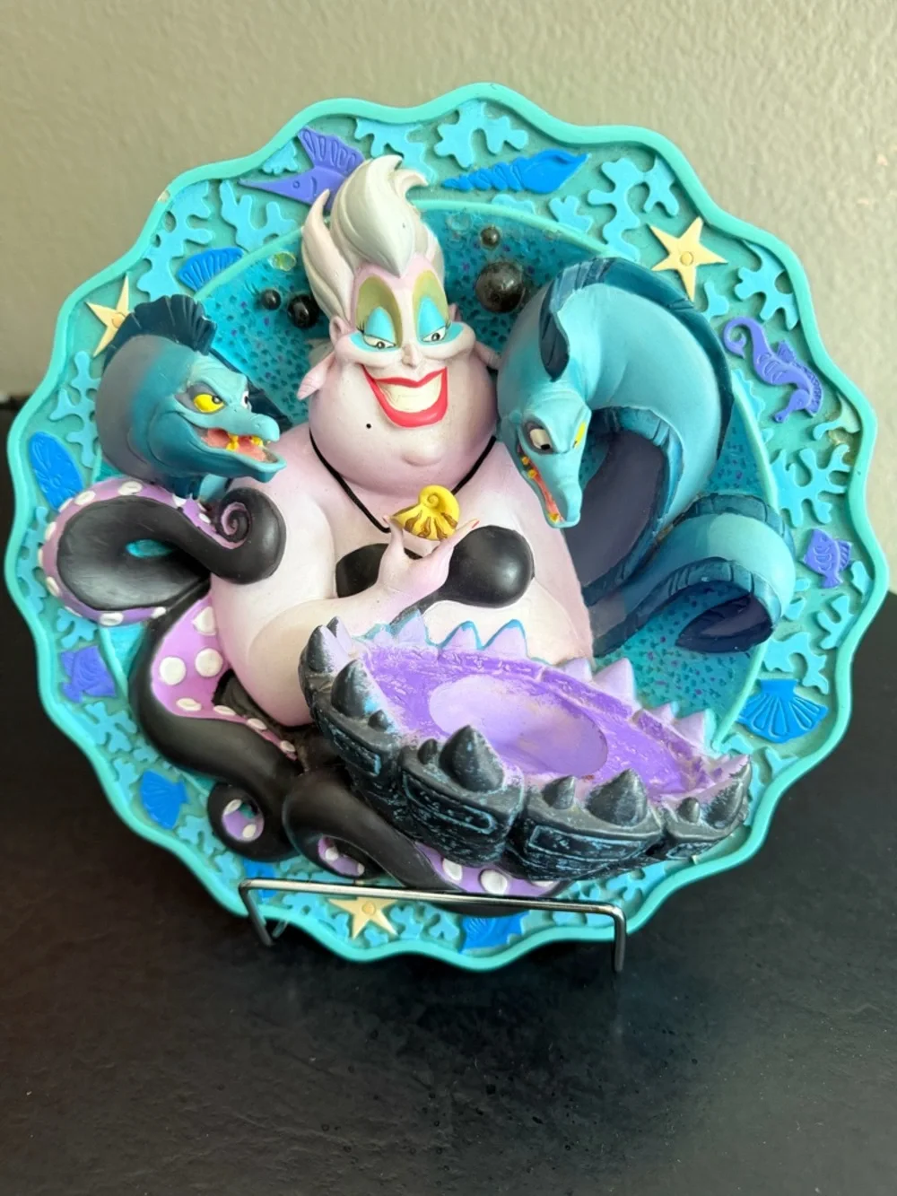 Disney Little mermaid edition 3D plate Ursula in Teal Purple & Black #2224 15000